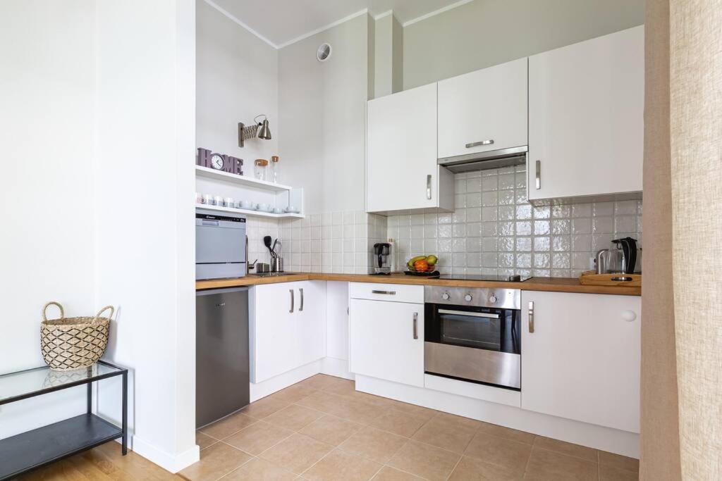 Bright And Cozy Apartment Near Park, With A Huge Terrace. Varsovie Extérieur photo